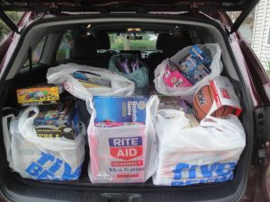 11 Kiwanis 2022 Toy Dirve first of 2 cars full
